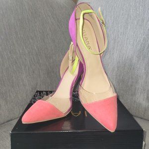 Fushia and salmon pumps